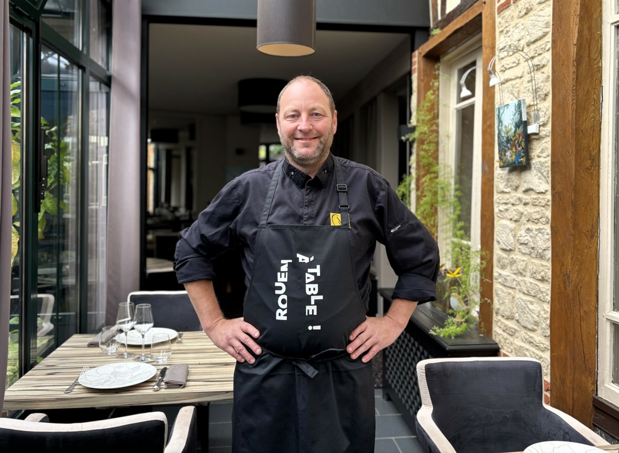 Le chef Christophe Mauduit, au restaurant de Rouen l'Auberge des Ruines © Rouen Tourisme