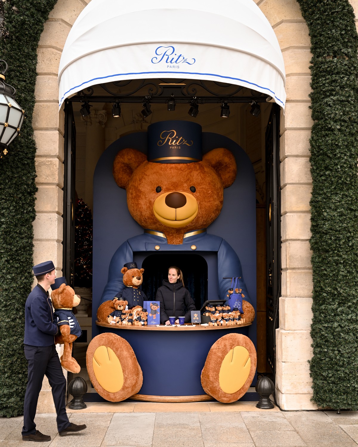 Ritz Paris Teddy B(e)ar- Noel - credits @raphaelmetivet