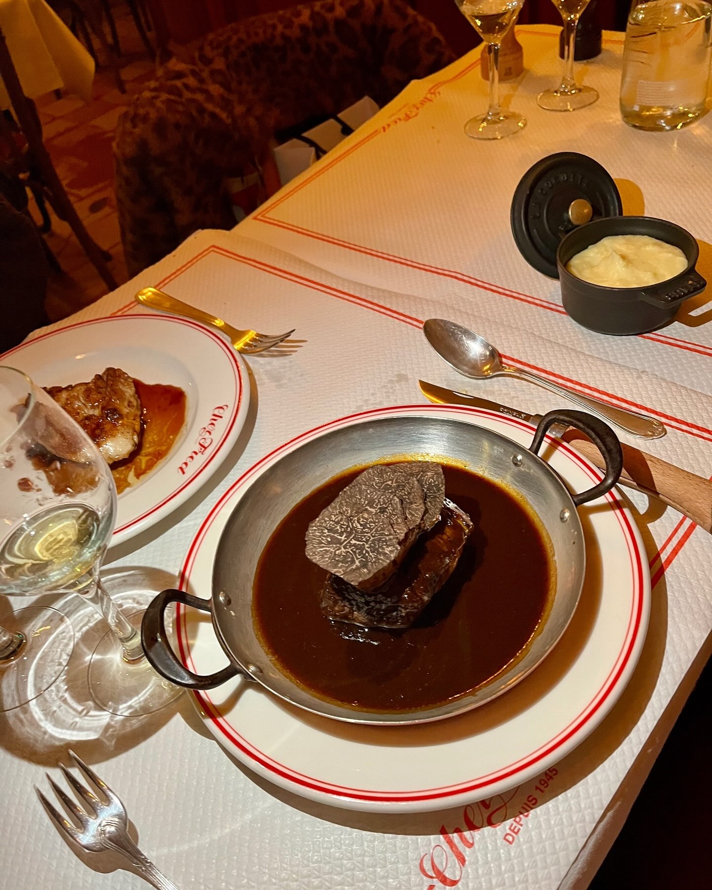 Où manger un bon tournedos Rossini à Paris ? © Chez Fred