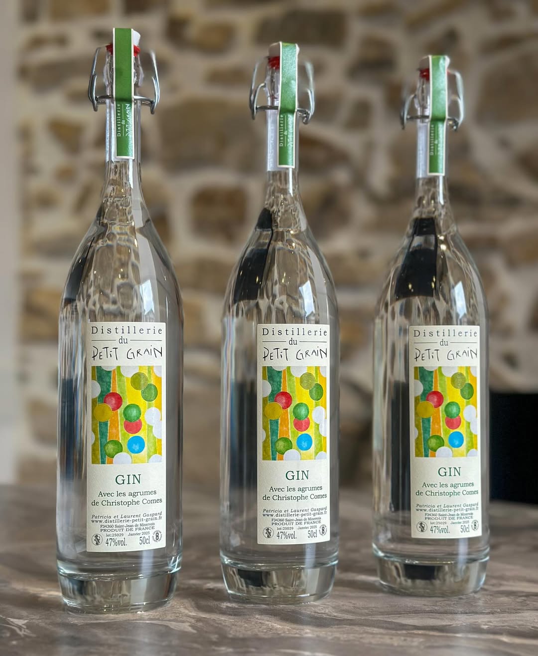 Le Gin aux agrumes de la Distillerie du Petit Grain © DR