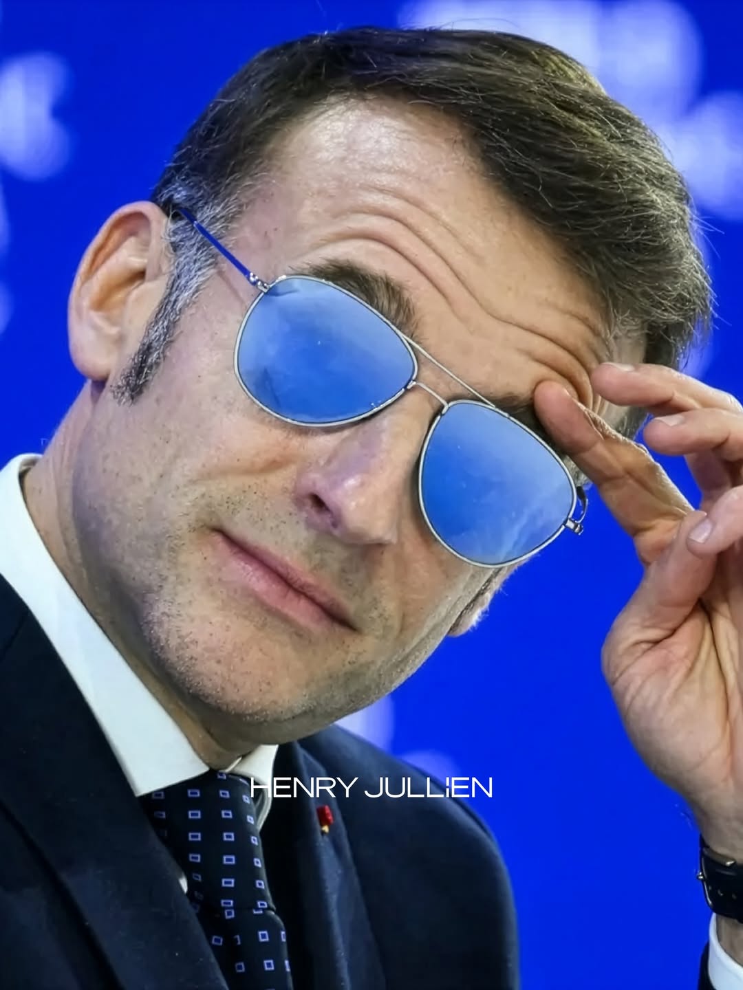 Emmanuel Macron portant les lunettes Henry Jullien à Davos © Henry Jullien