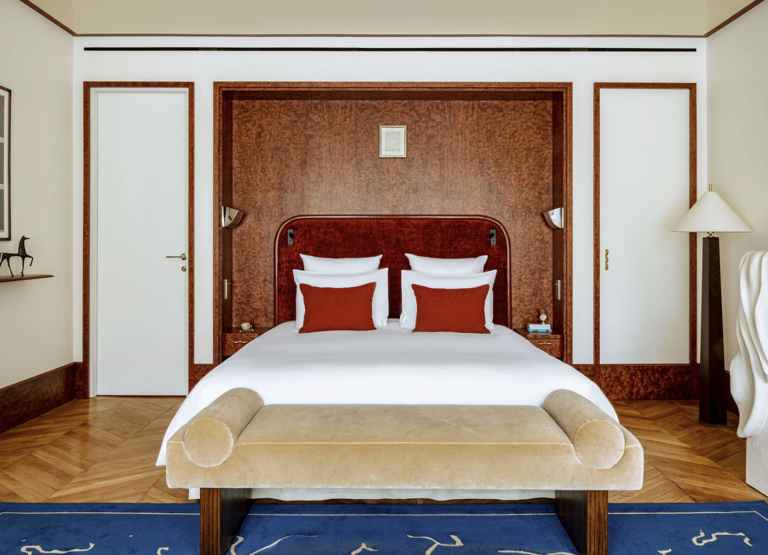 Une des 5 chambres de la villa de luxe à Paris © Villa Junot