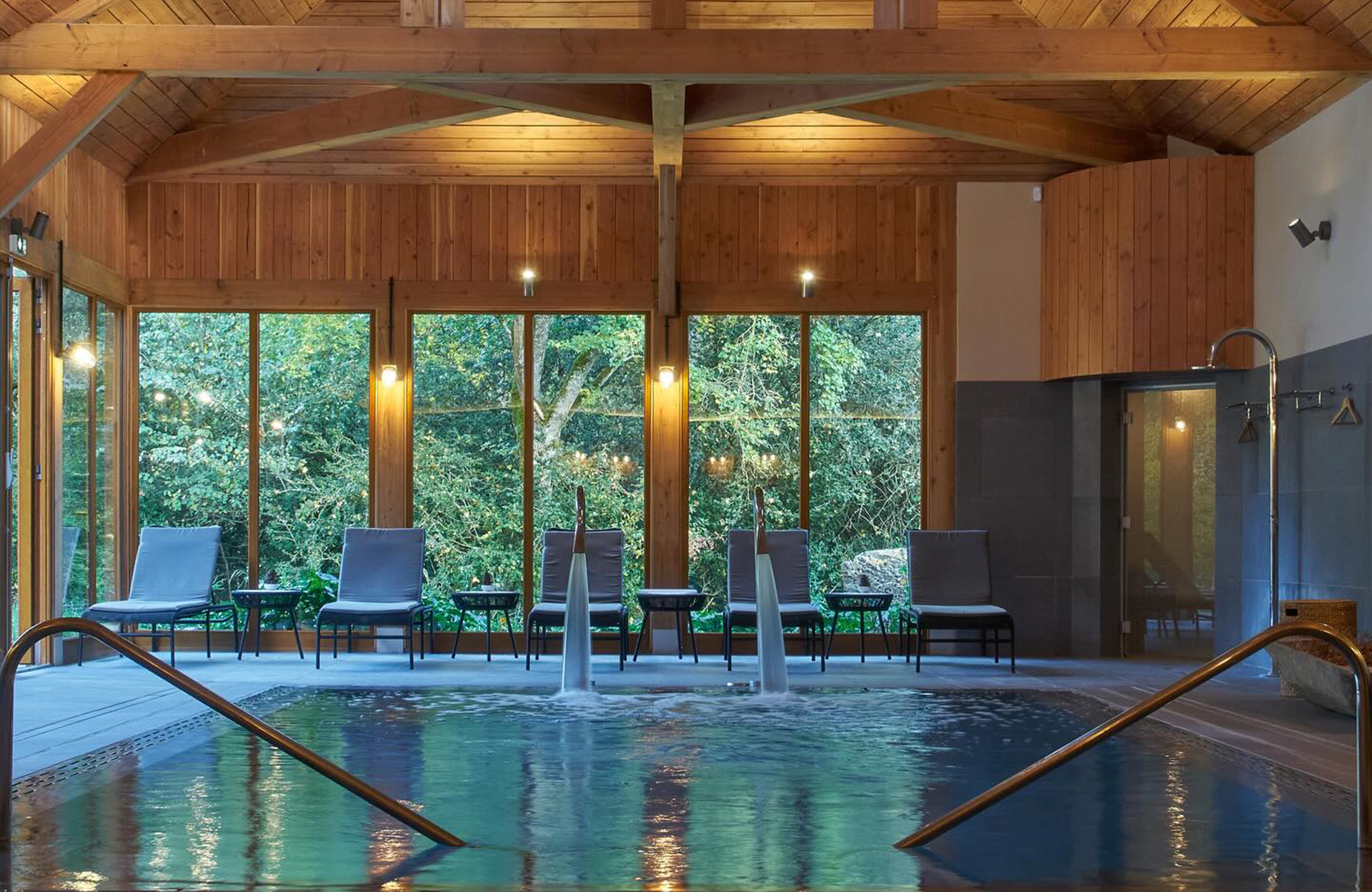 La piscine du Spa de l'hôtel Les Sources de Cheverny
