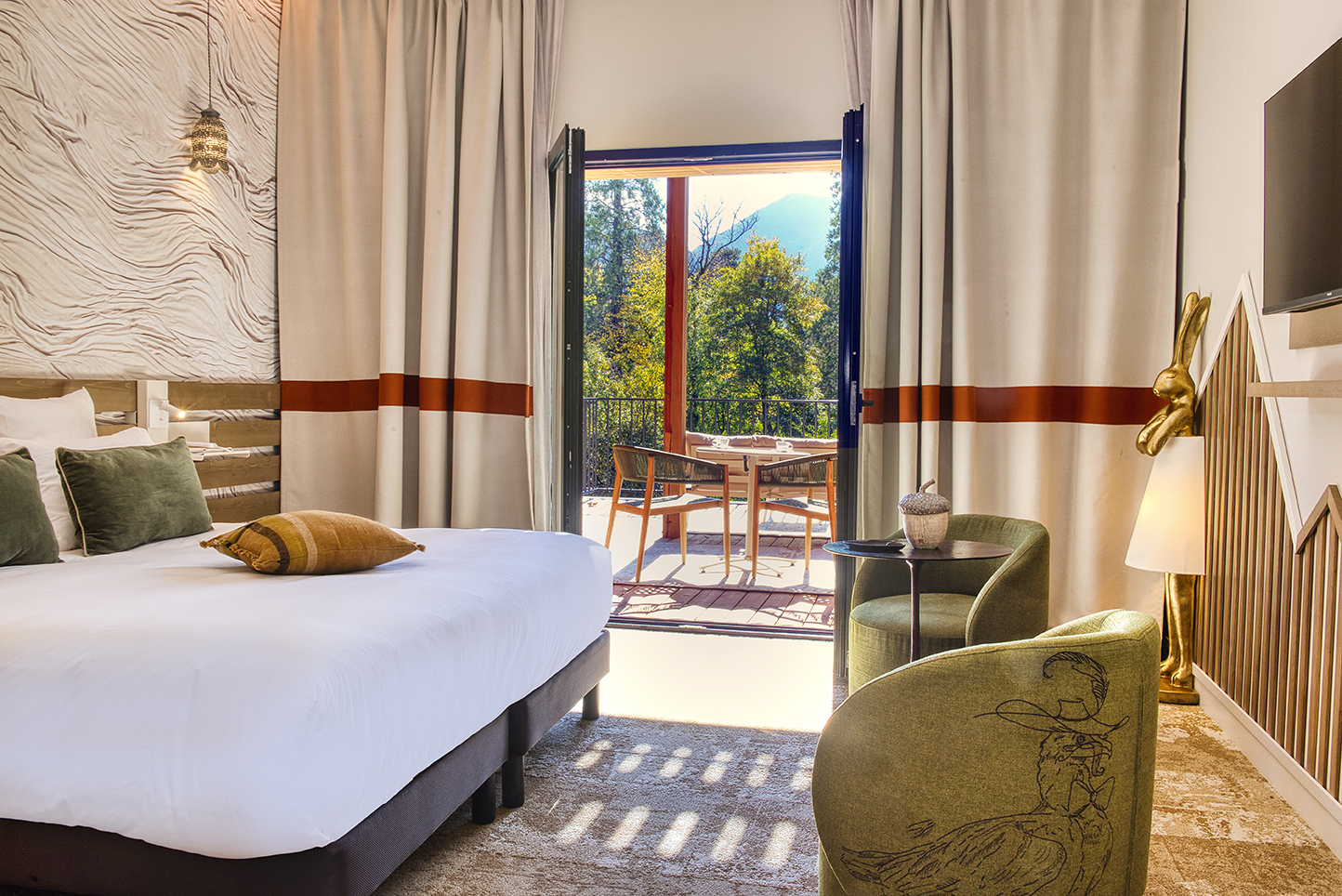 Une chambre dans l'hôtel de luxe