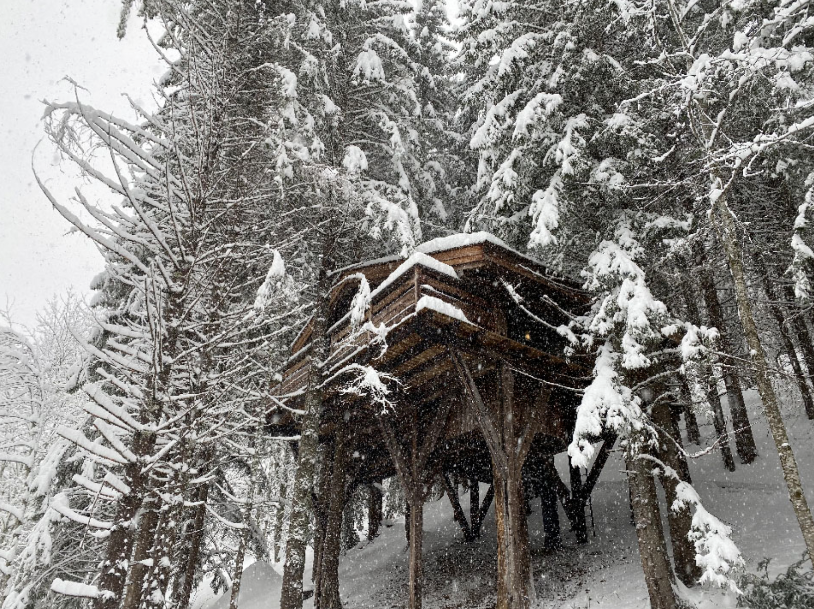La cabane Mont-Blanc pour passer une nuit insolite en montagne © Cabanes Entre Terre et Ciel