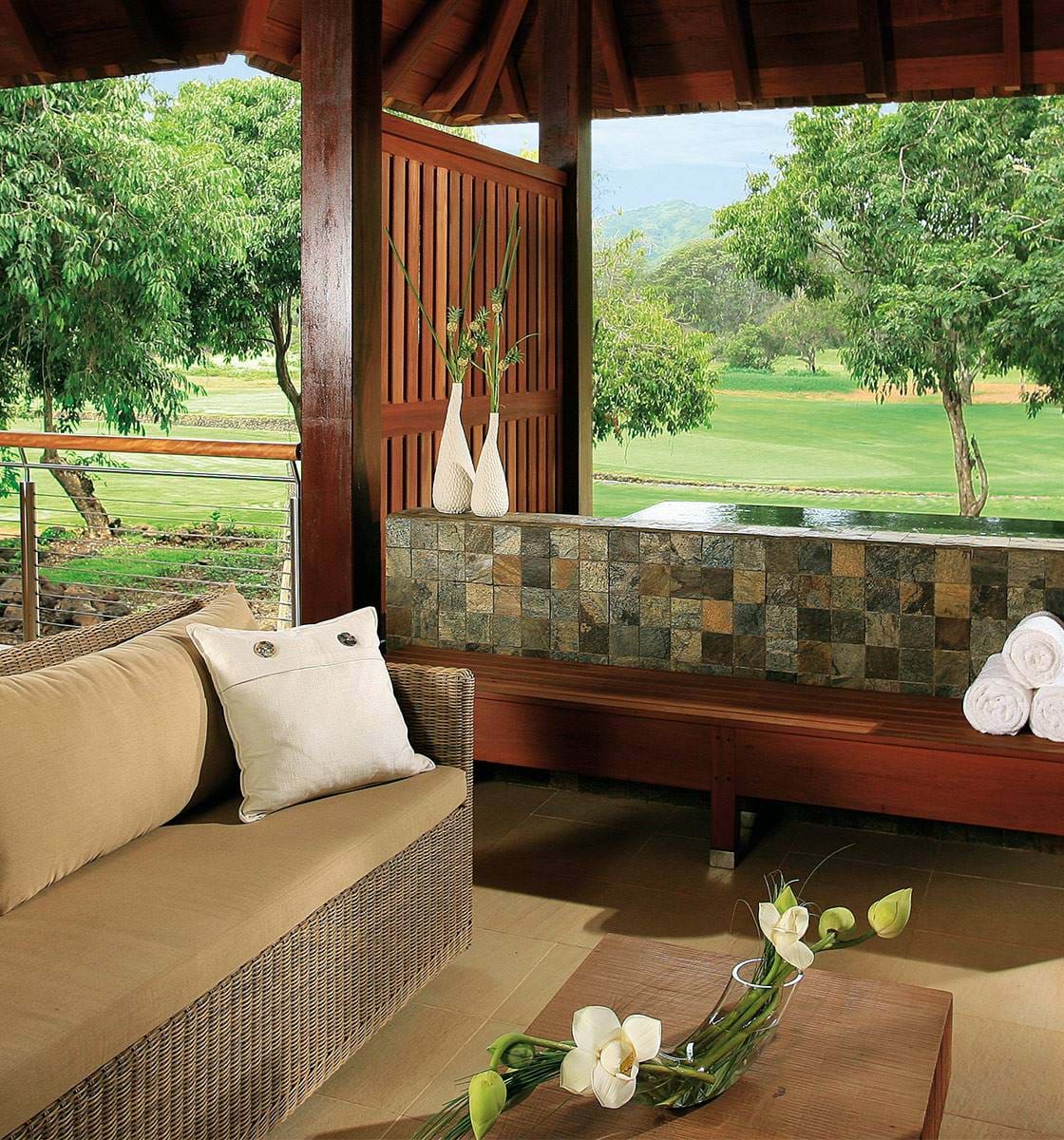 Une Prestige Suite © The Bay Club at Anahita