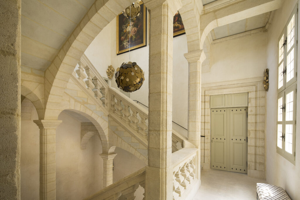 Escalier monumental à balustres à La Maison d’Uzès © Christophe Bielsa