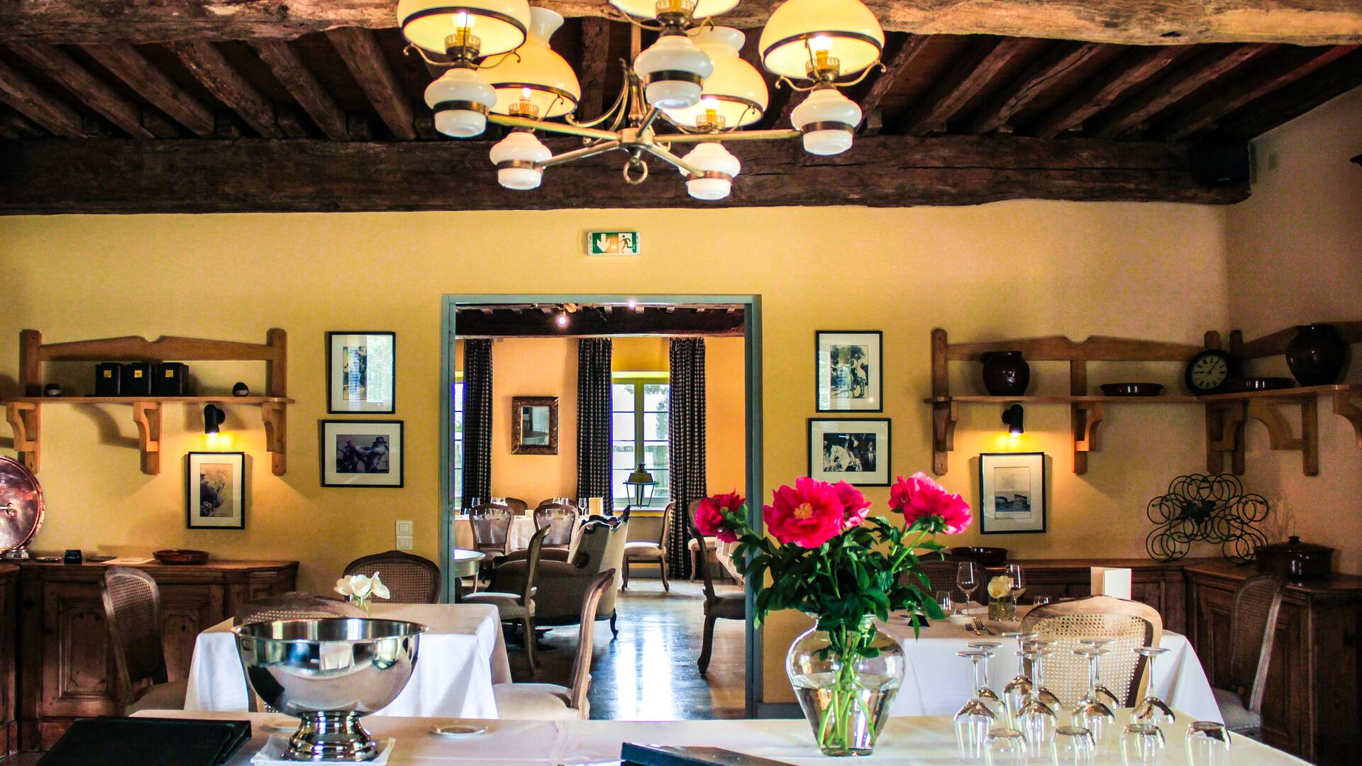 La salle du restaurant de l'hôtel © Le Mas de Peint