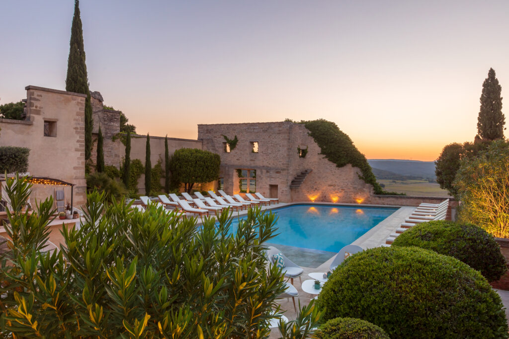 La piscine de l'hôtel Le Vieux Castillon © Wanderlust Lab
