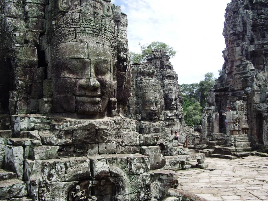 Sculptures au temple du Bayon © CroisiEurope