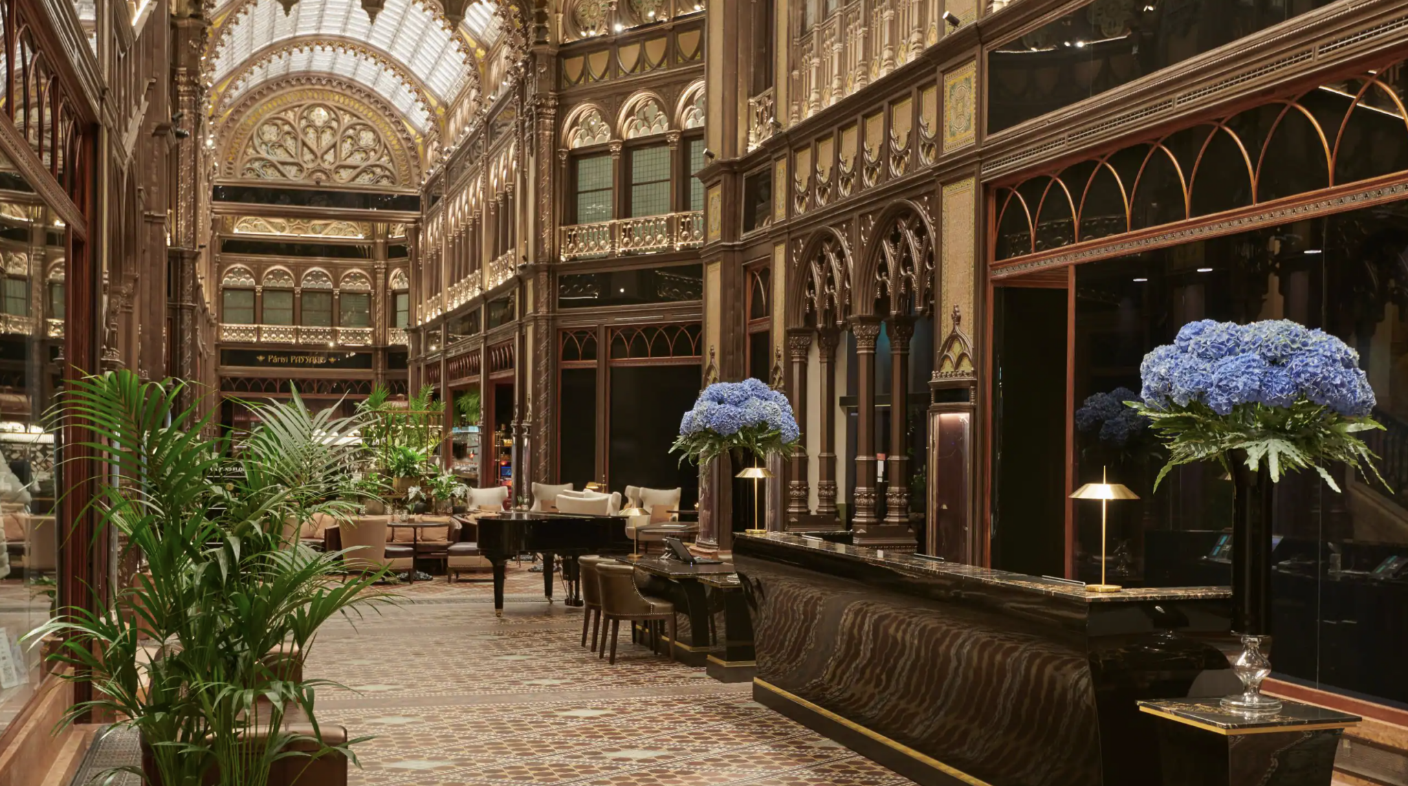 La réception dans le lobby © Párisi Udvar Hotel Budapest