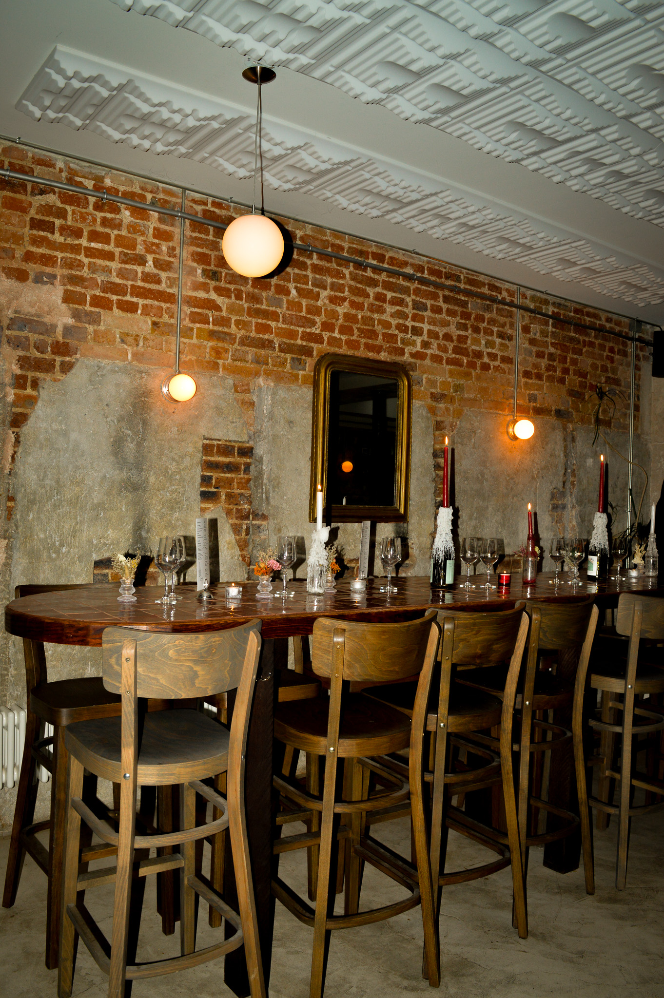 © Présent / Aujourd'hui Demain