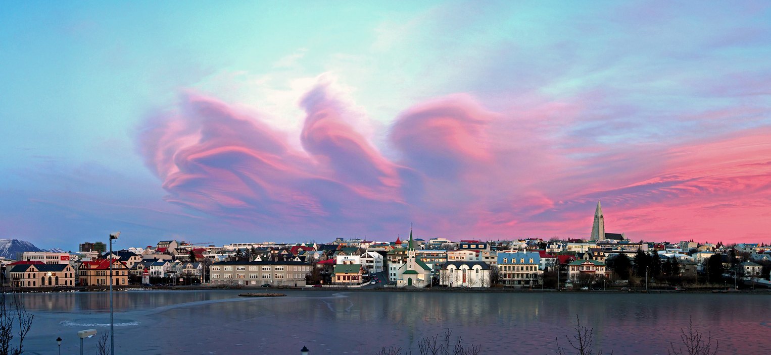 Admirer la vue et les jeux de lumière sur Reykjavik © DR