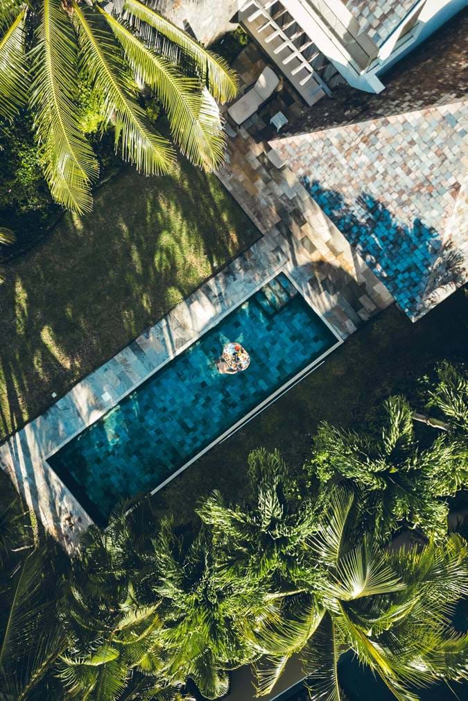 © The Bay Club at Anahita