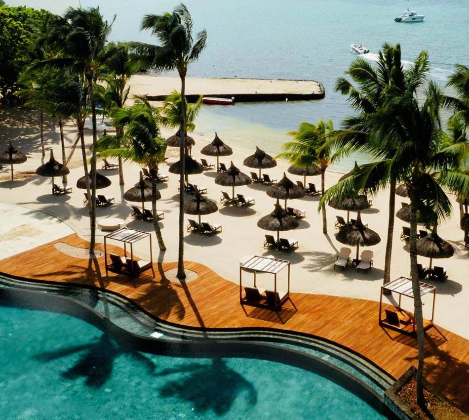 © The Bay Club at Anahita