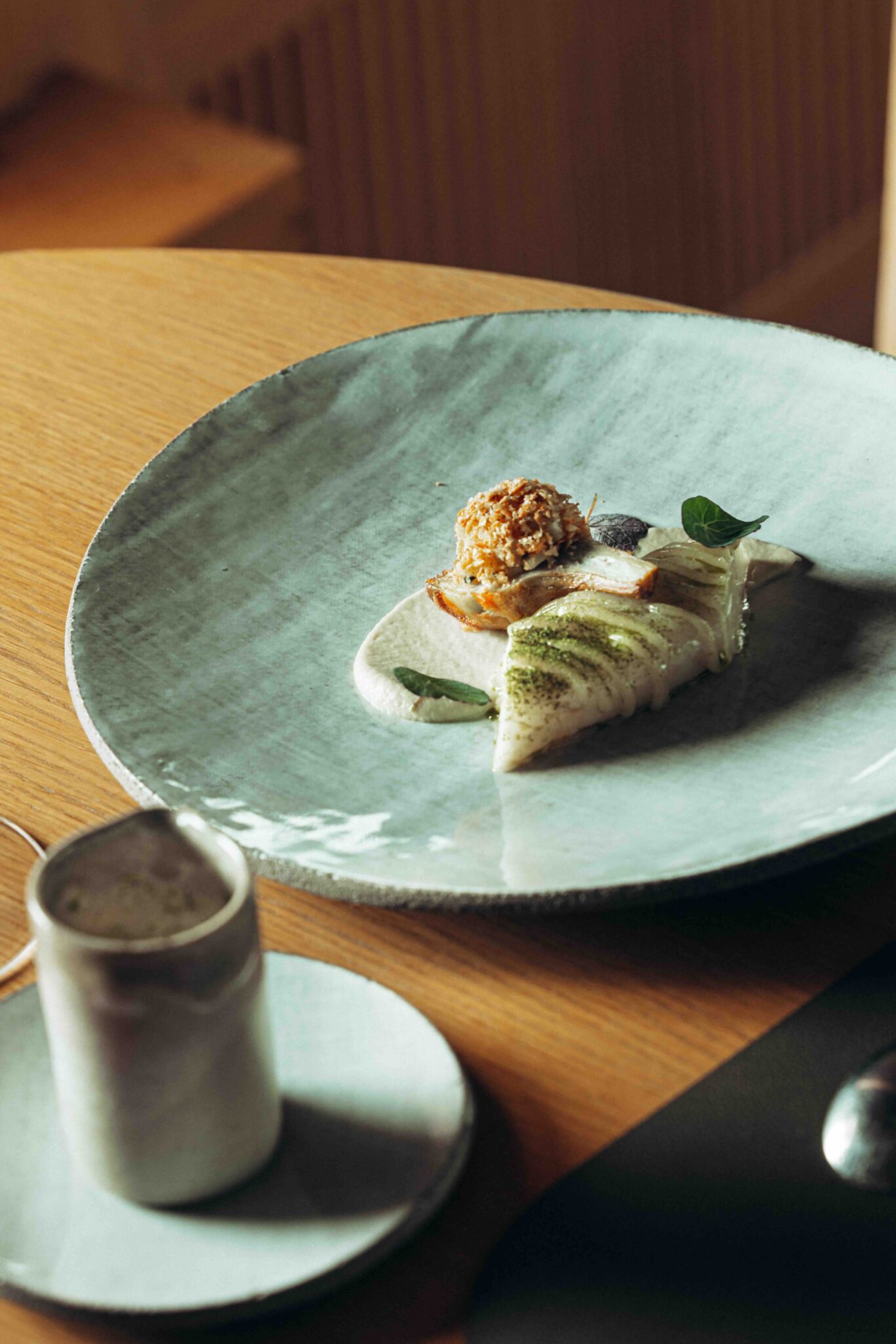 Recette du Saint-Pierre, artichaut, capucine par le chef Pierre Frindel des Sources de Cheverny © Agence Pancake