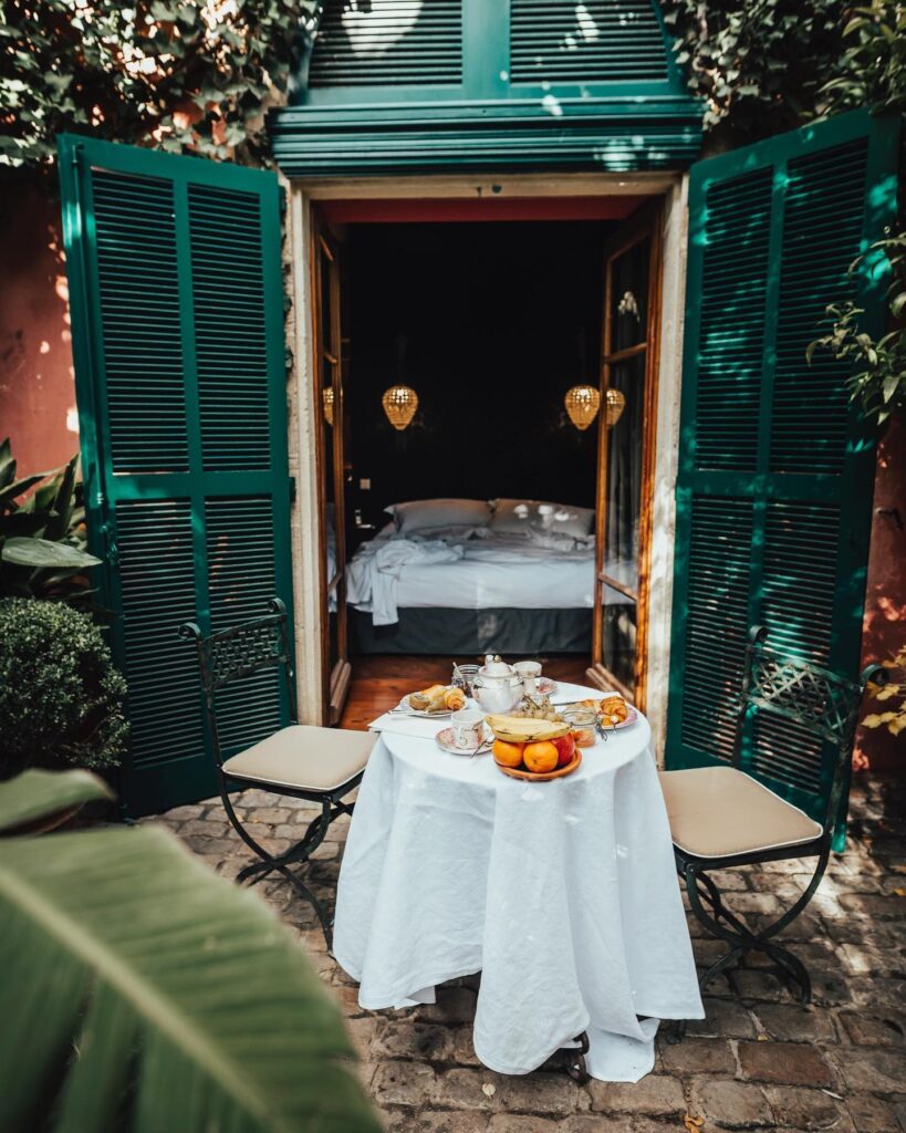 Jardin luxuriant de l'hôtel © Jardins Secrets
