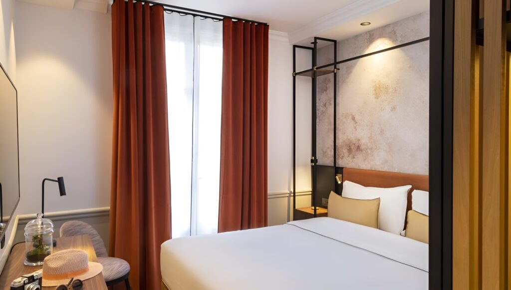 Chambre élégante du Victoria Palace Hôtel 5 étoiles à Paris Rive Gauche © Victoria Palace Hôtel Paris