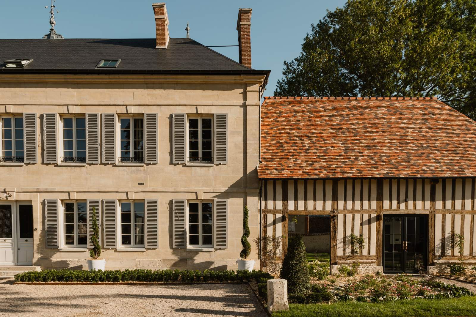 La façade de la villa à louer Le Clos des Martines © Le Clos des Martines