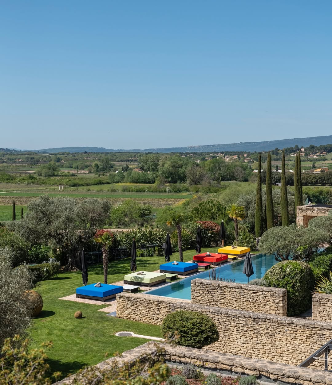 La piscine extérieure du Domaine des Andéols © Domaine des Andéols