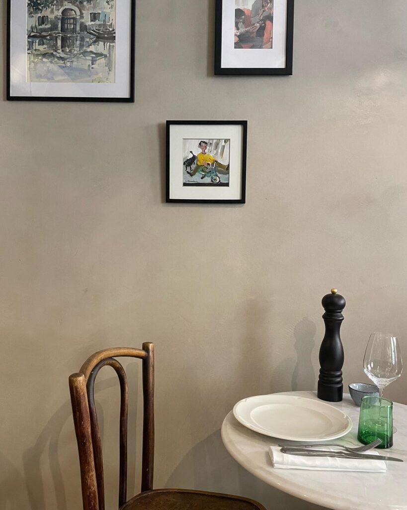 Intérieur chaleureux du restaurant provençal Les Galinas à Aix-en-Provence © restaurant_lesgalinas