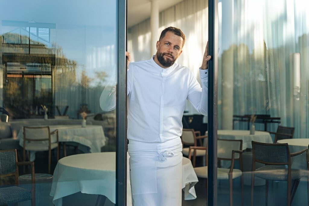 Le chef Florent Pietravalle au restaurant Louison © Villa La Coste