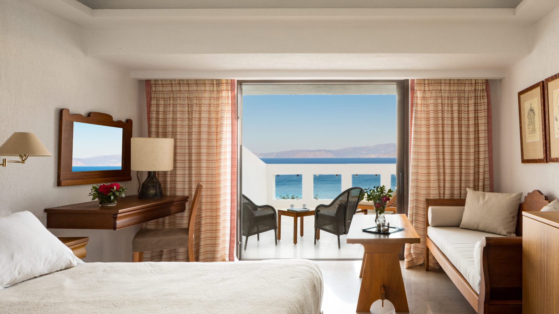 La chambre supérieure avec vue mer © Elounda Mare
