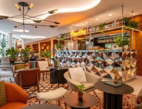 Le Renaissance Paris République Hôtel : dix ans d’un héritage artistique vivant