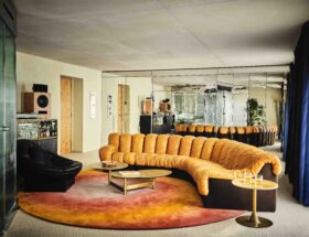 La renaissance du Bus Palladium en hôtel 5 étoiles : à Pigalle, la nuit ne s&rsquo;éteint plus
