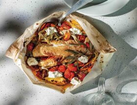 Recette du cabillaud en papillote au yaourt de la cheffe Dina Nikolaou
