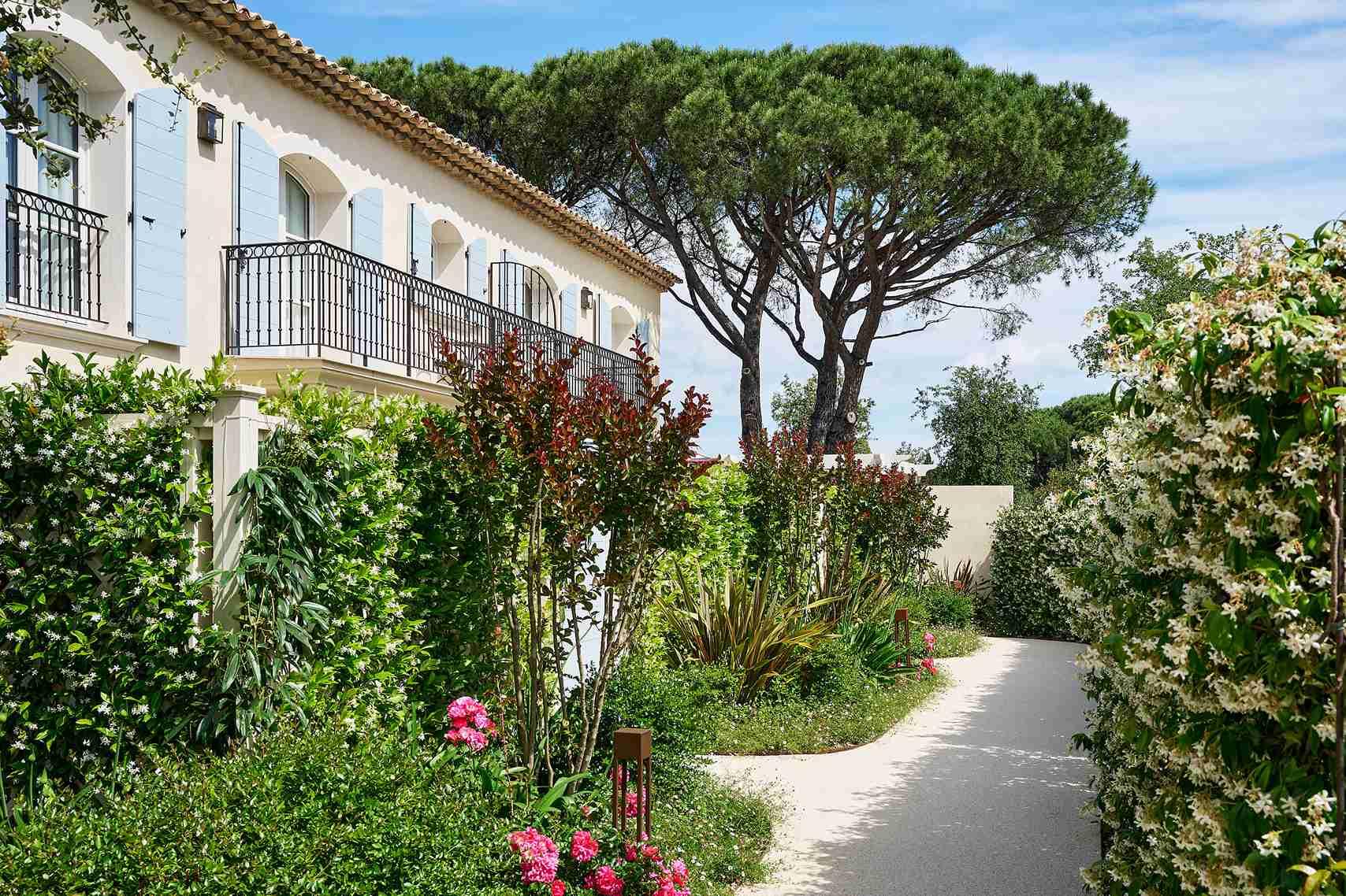 Jardins AREV Saint-Tropez, hôtel de luxe Côte d’Azur © AREV Saint-Tropez