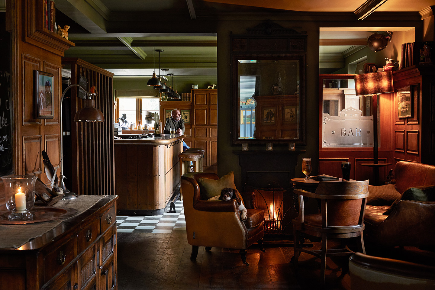 Le bar de la Jack Russell Inn © DR