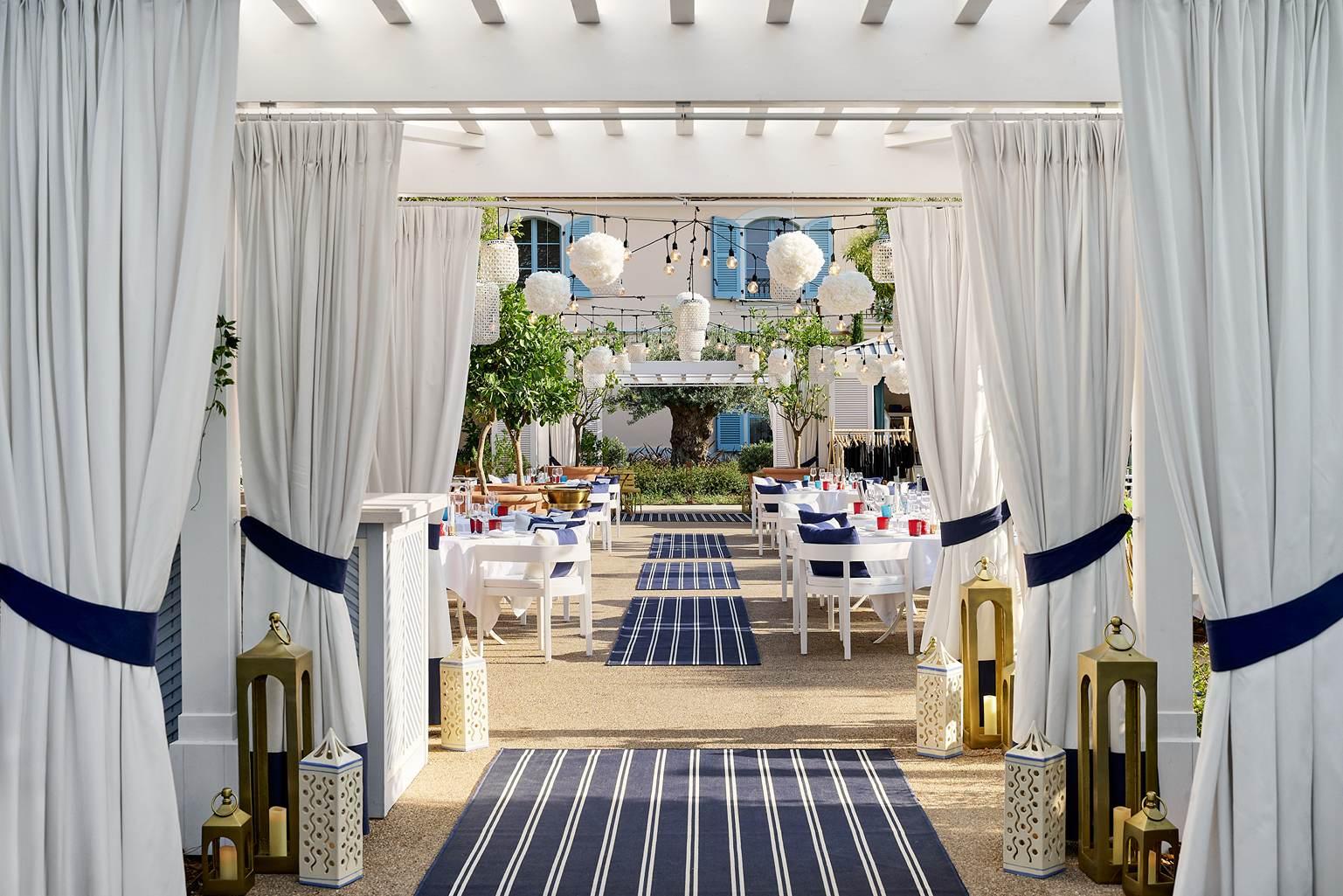 The Strand AREV Saint-Tropez, restaurant chic à Saint-Tropez © AREV Saint-Tropez