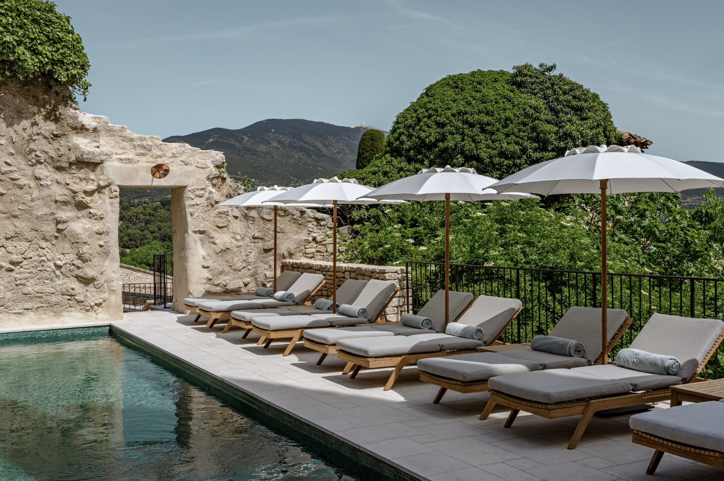 Une des piscines de l'hôtel Crillon Le Brave © Mr Tripper