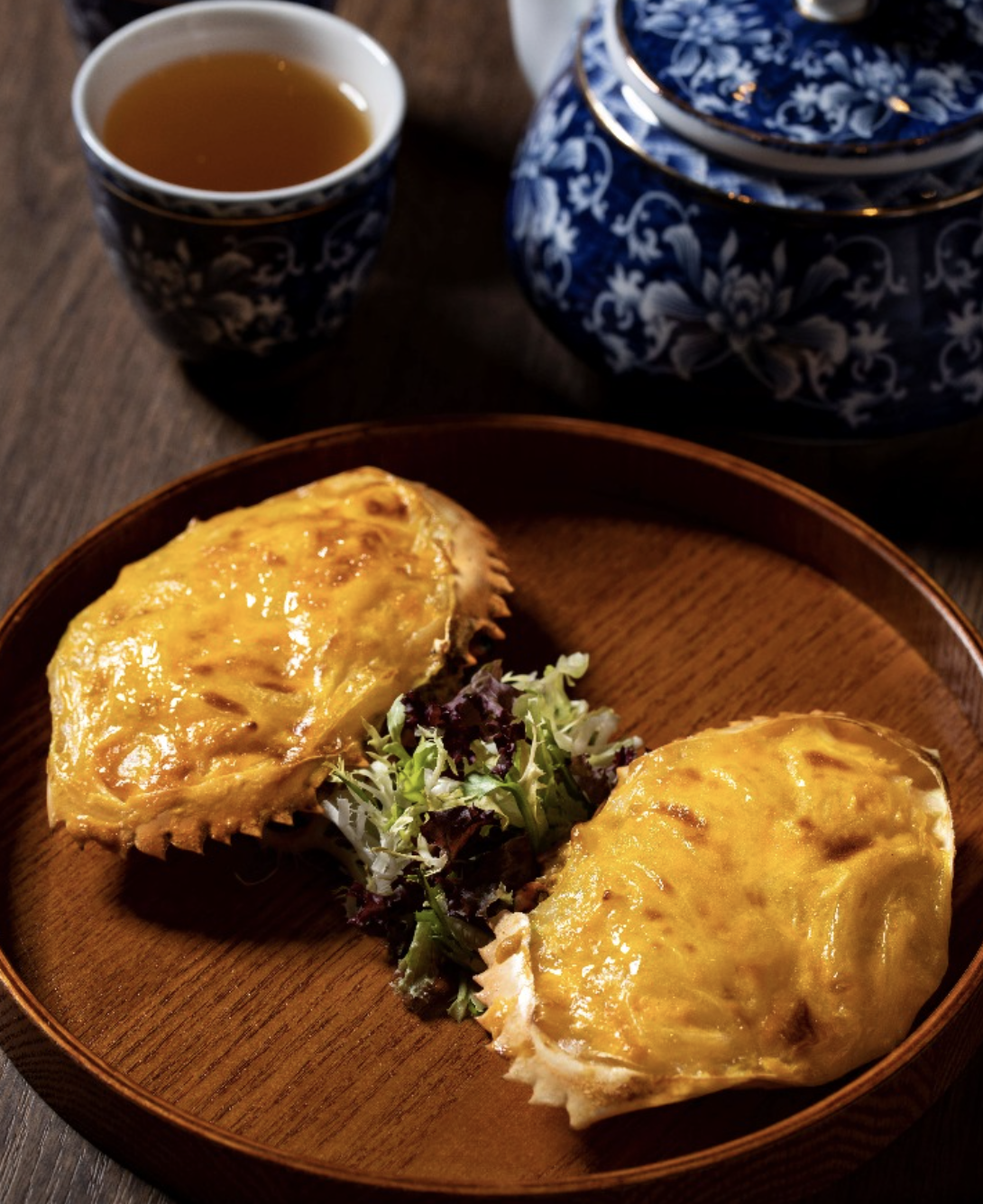 La chair de crabe gratinée dans sa carapace du restaurant Forum, une de nos adresses préférées à Hong Kong © Forum