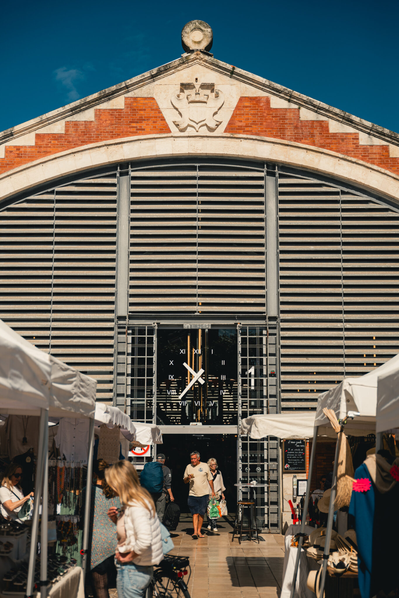 Faire un tour au marché © Mathieu Bonnevie