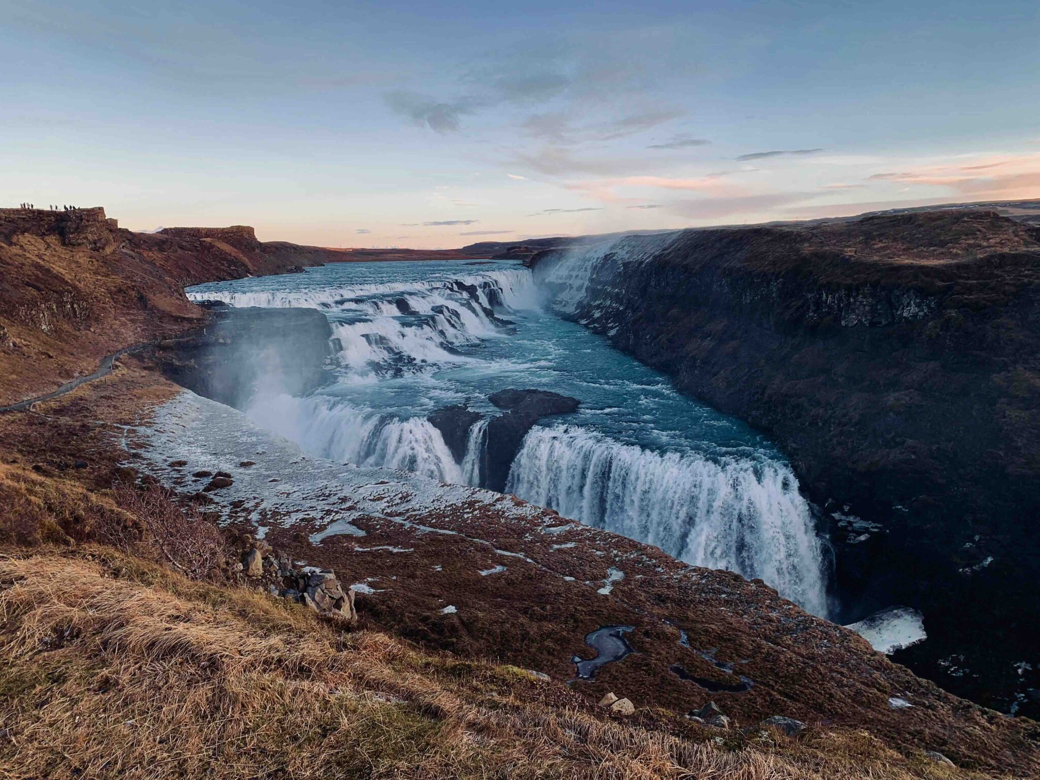 Les chuttes d'eau islandaises de Gulfoss © joey-clover