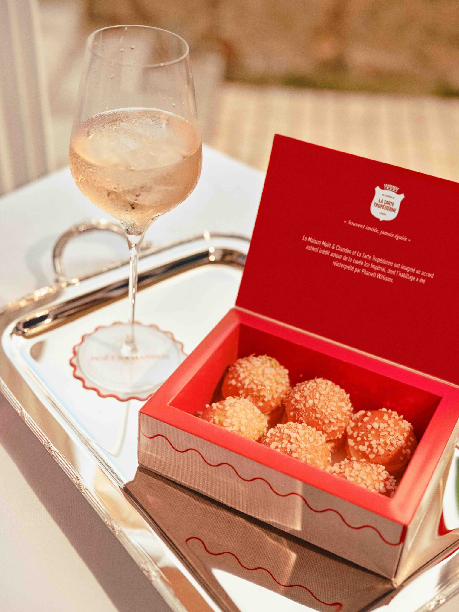 Coffret en édition limitée La Tarte Tropézienne x Moët & Chandon