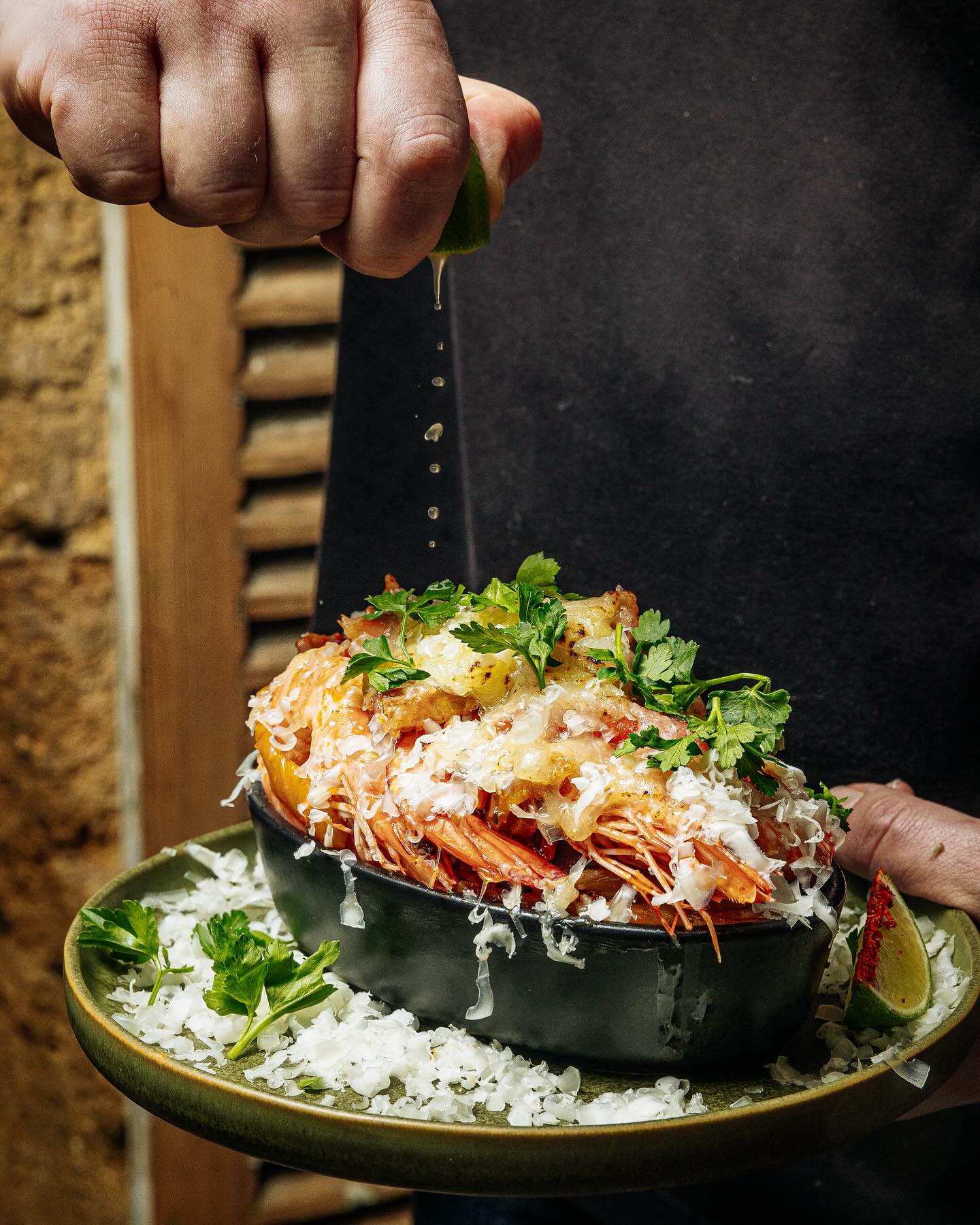 Yarra, table et bar à vin à Bordeaux © Yarra
