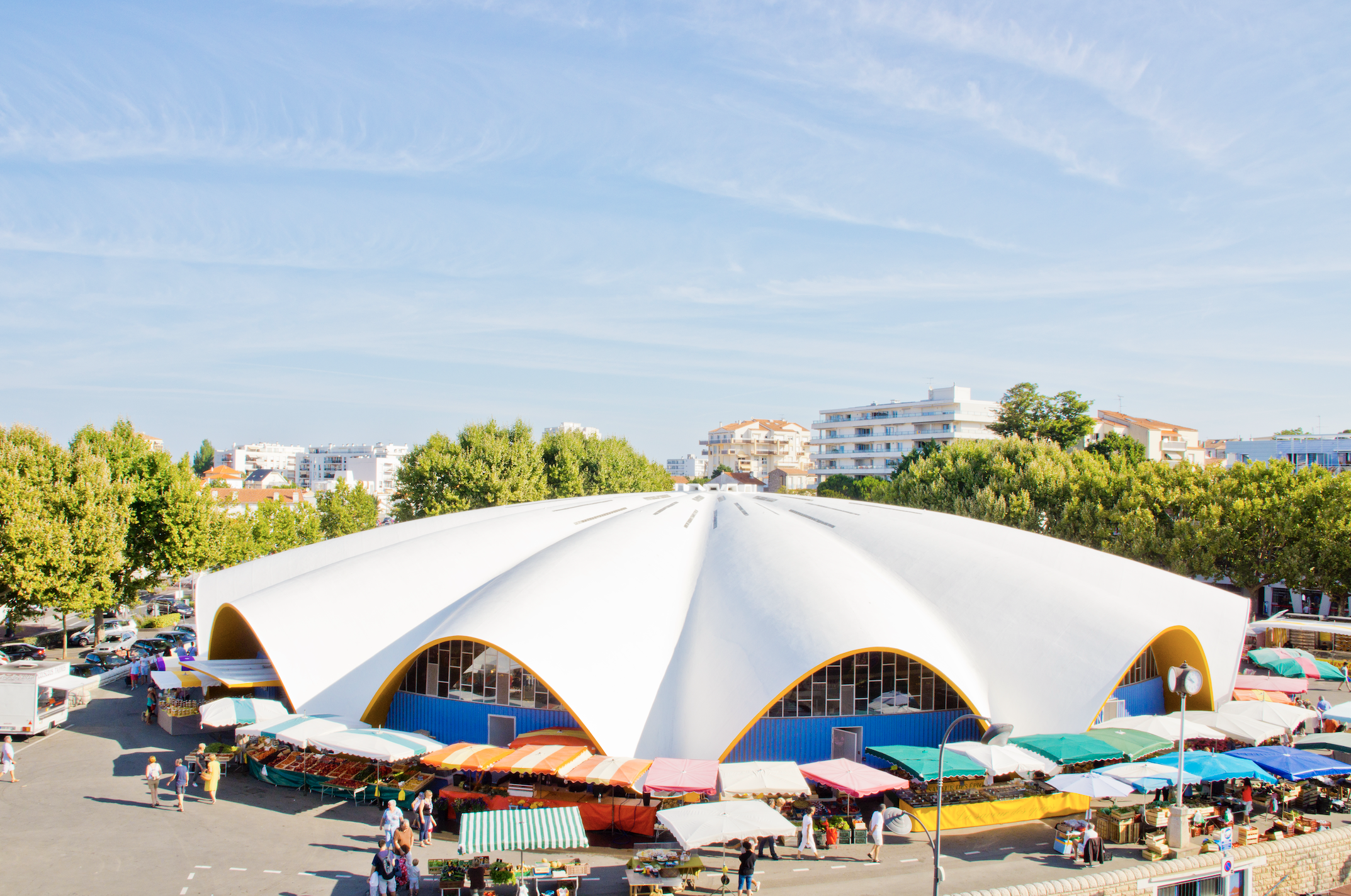 Le marché central, spectaculaire structure en voile de béton © Office de Tourisme de Royan – Frc