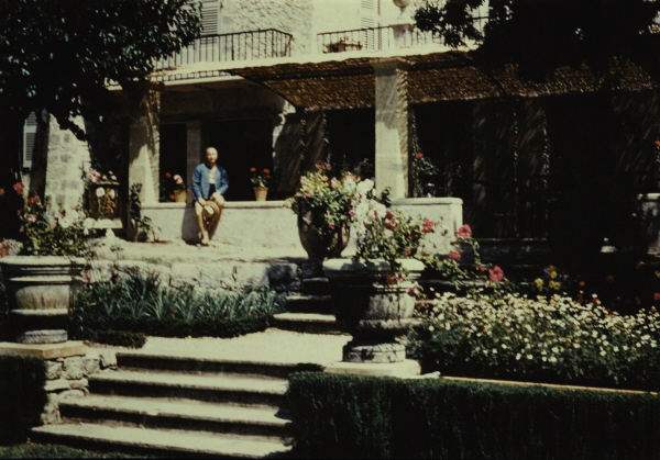 Christian Dior à la Colle Noire, circa 1955 © Collection Christian Dior Parfums, Paris