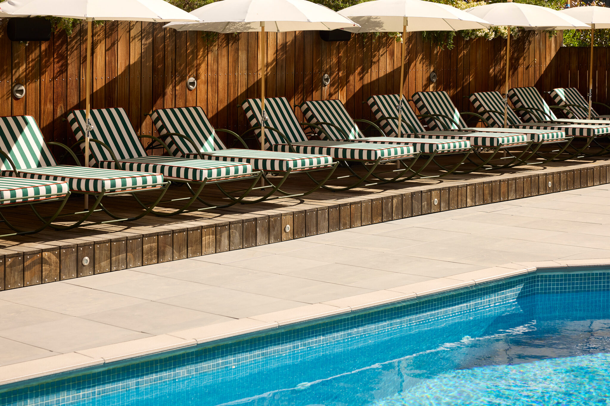 La piscine de l'hôtel © Francis Amiand