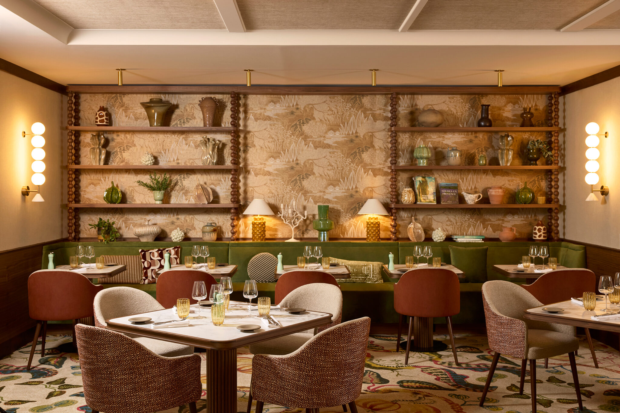 Le restaurant du Grand Hôtel Roi René, AÏGA © Francis Amiand