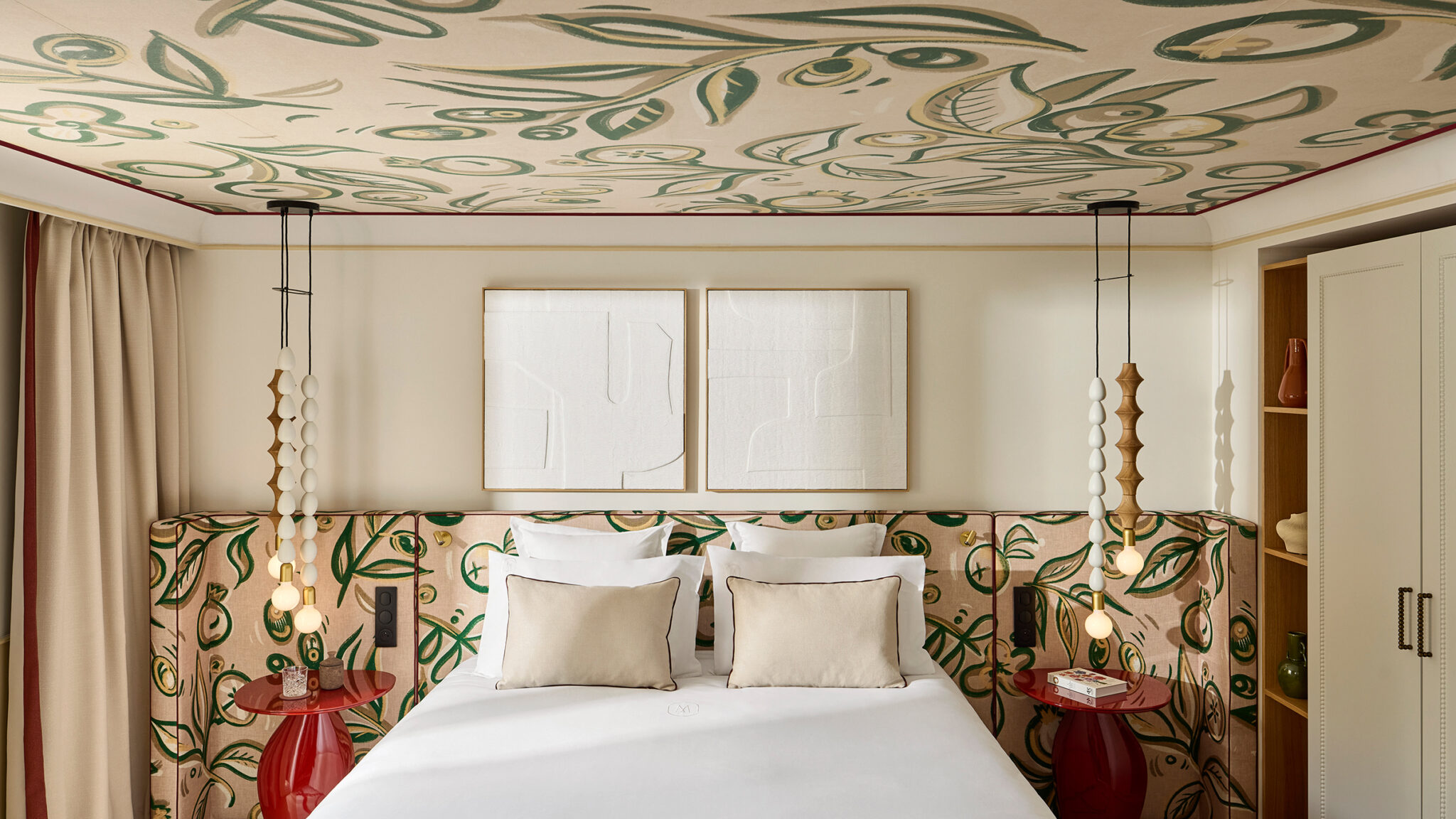 Une des suites du Grand Hôtel Roi René © Francis Amiand