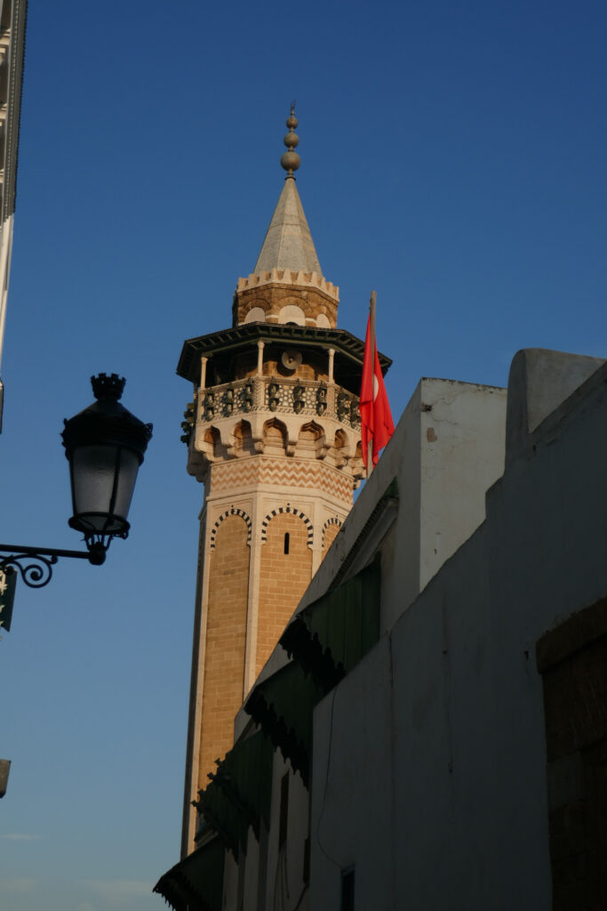 Dans les rues du quartier de la Médina à Tunis © Pierre Gunther