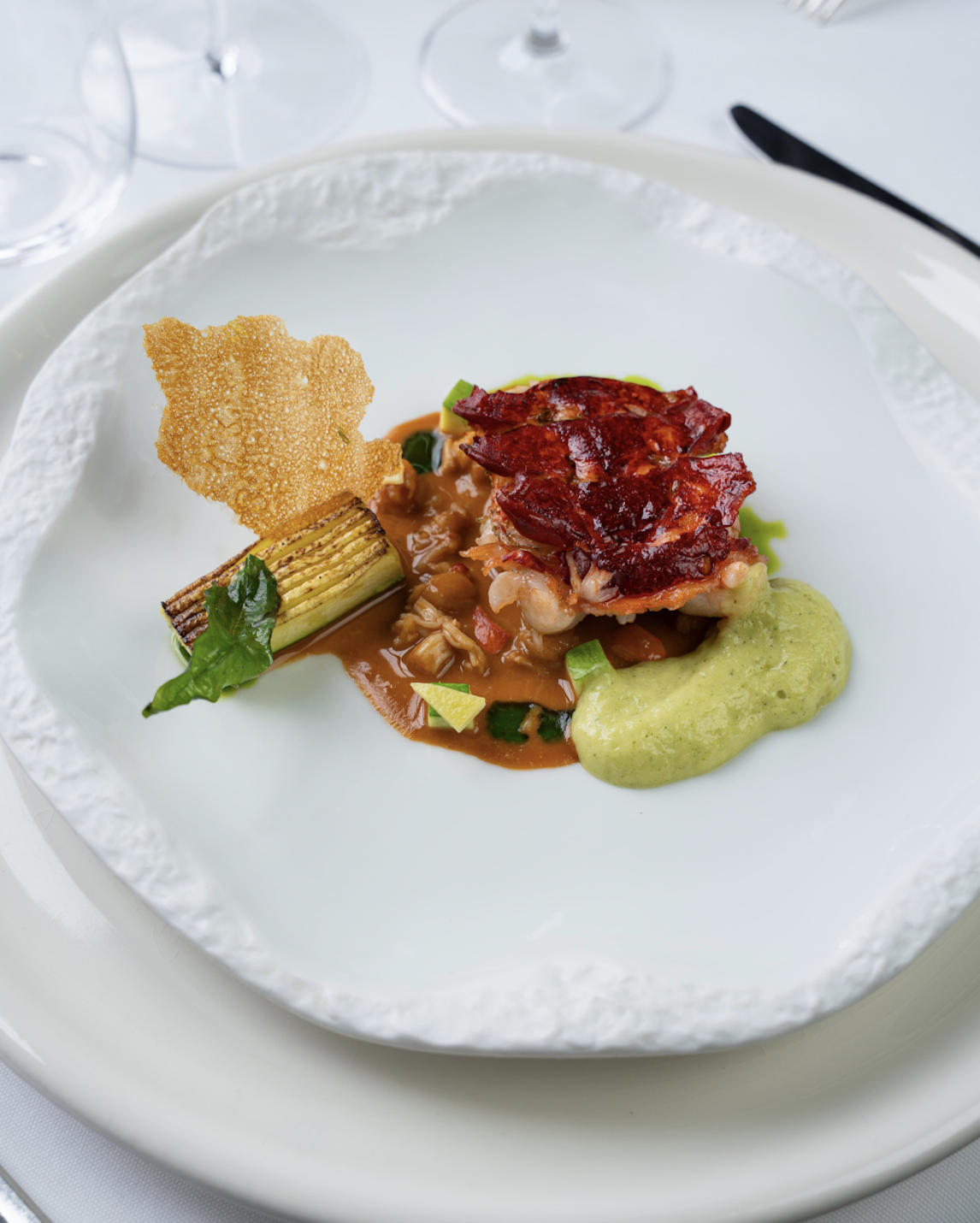 Où manger du homard à Paris, la table doublement étoilée du chez Guy Savoy © Guy Savoy, Quai de la Monnaie