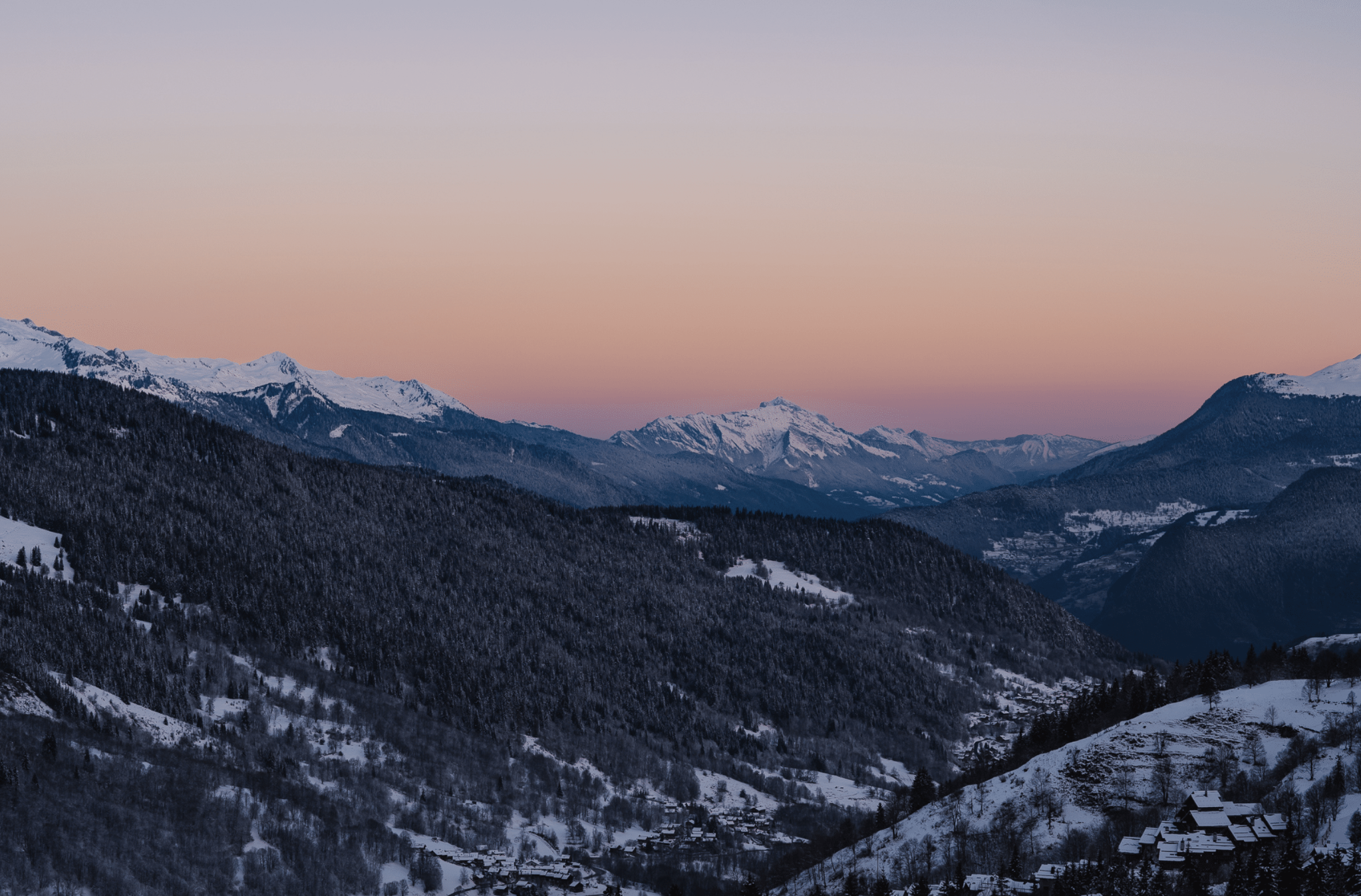 Les montagnes enneigées de Courchevel © Hôtel Saint Roch