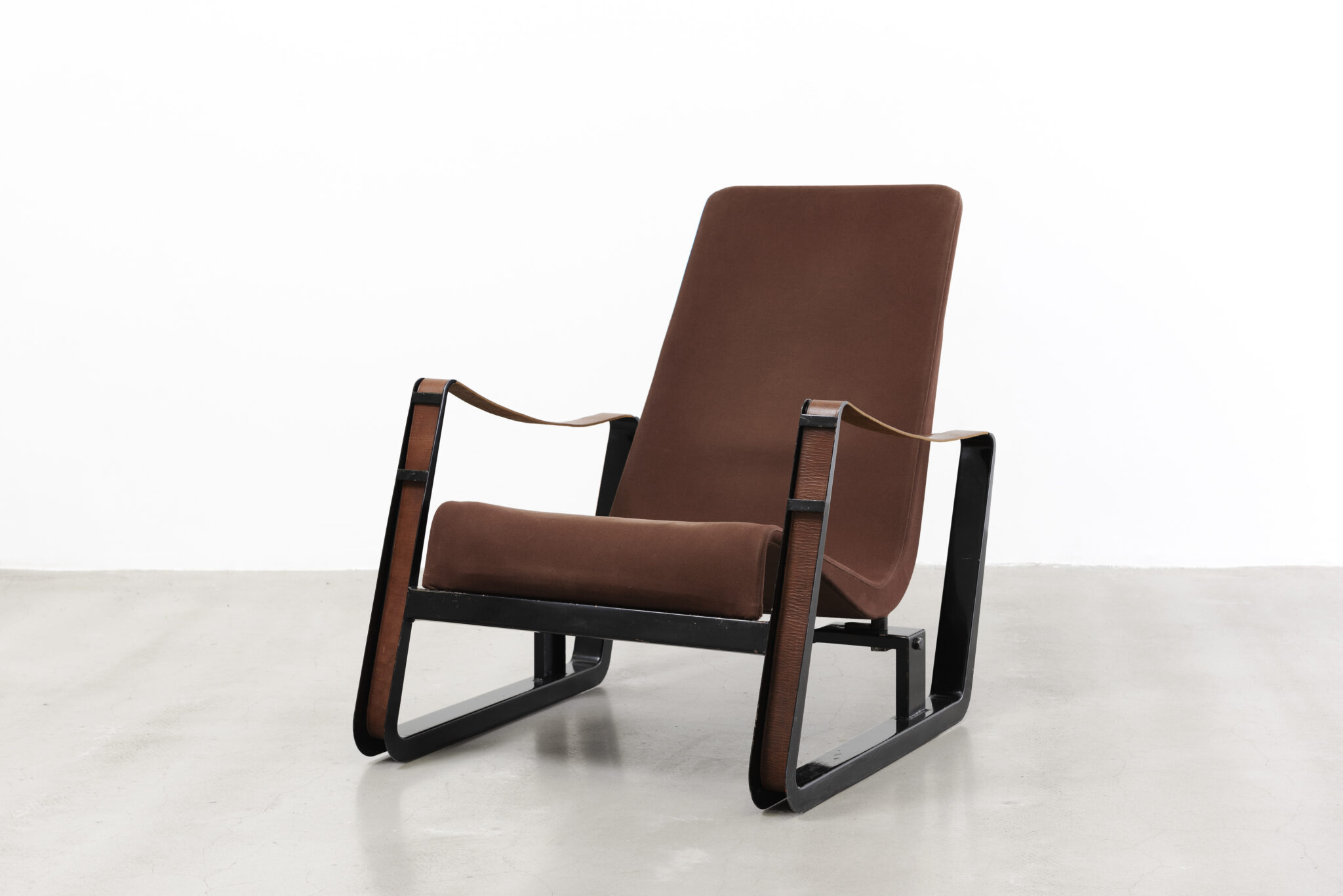 Jean Prouvé, Cité armchair, 1930. ©Galerie Patrick Seguin