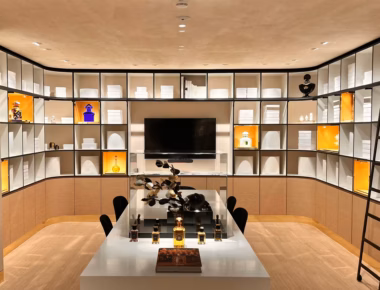 Au coeur des manufactures de la maison Guerlain